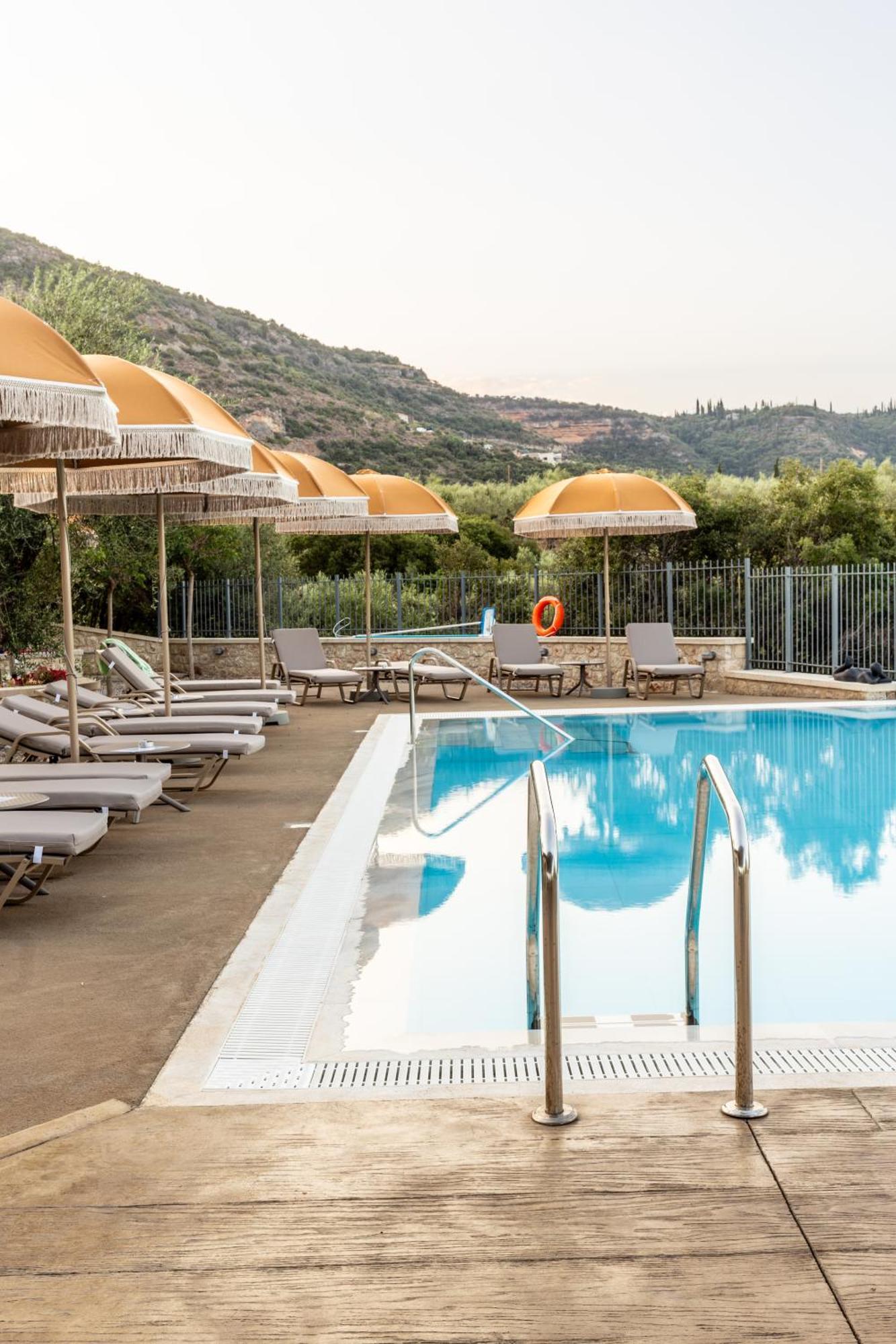 Olympia Zervea Studios With Pool - Apartment 卡德哈米利 外观 照片