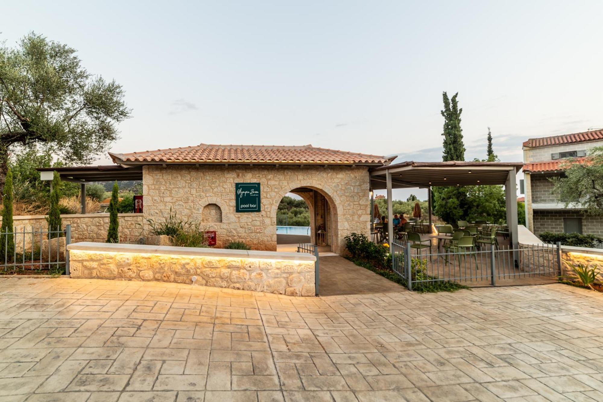 Olympia Zervea Studios With Pool - Apartment 卡德哈米利 外观 照片