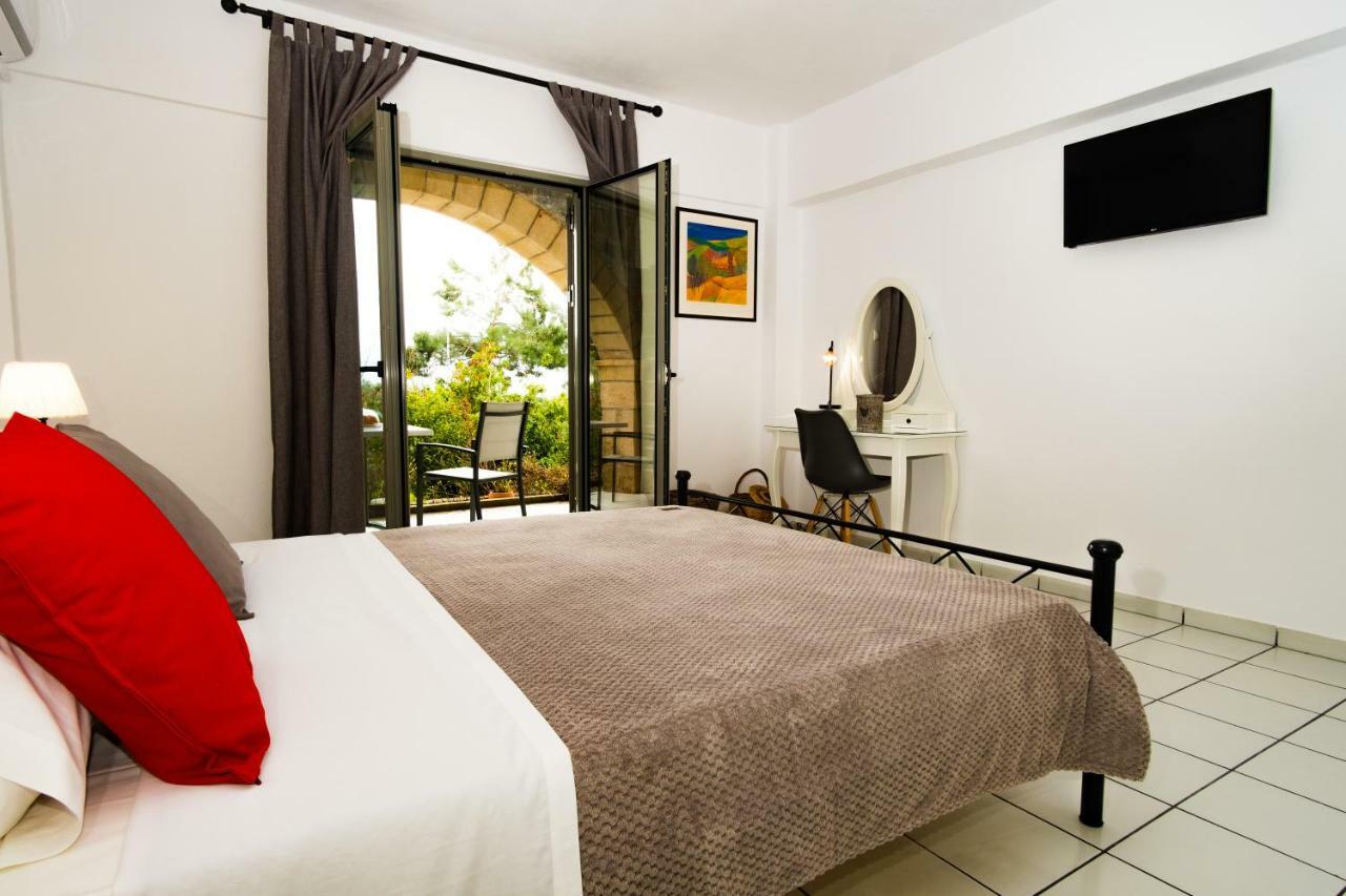 Olympia Zervea Studios With Pool - Apartment 卡德哈米利 外观 照片